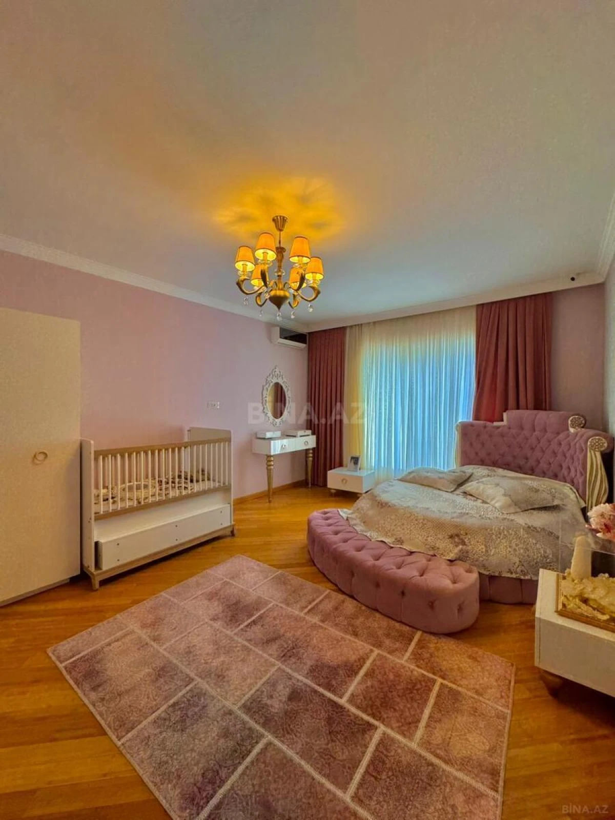 Satılır 6 otaqlı həyət evi 500 m²