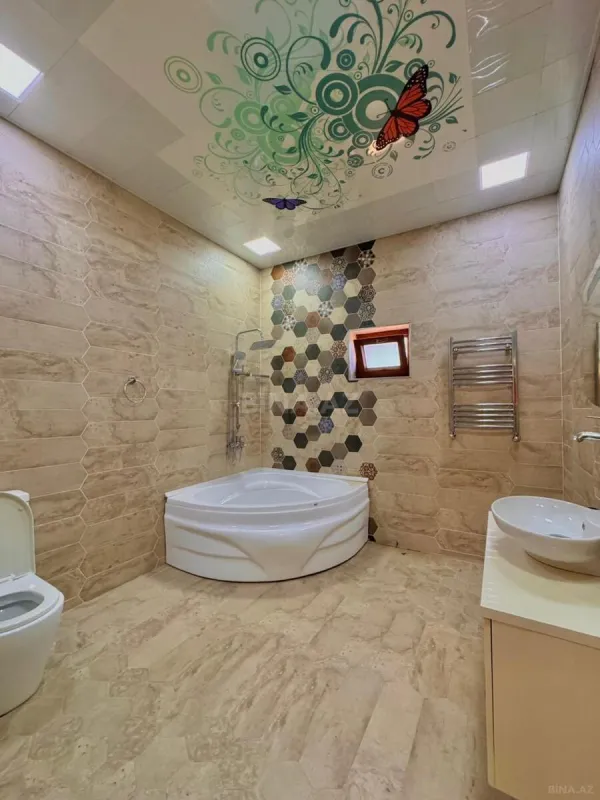 Satılır 6 otaqlı həyət evi 500 m²