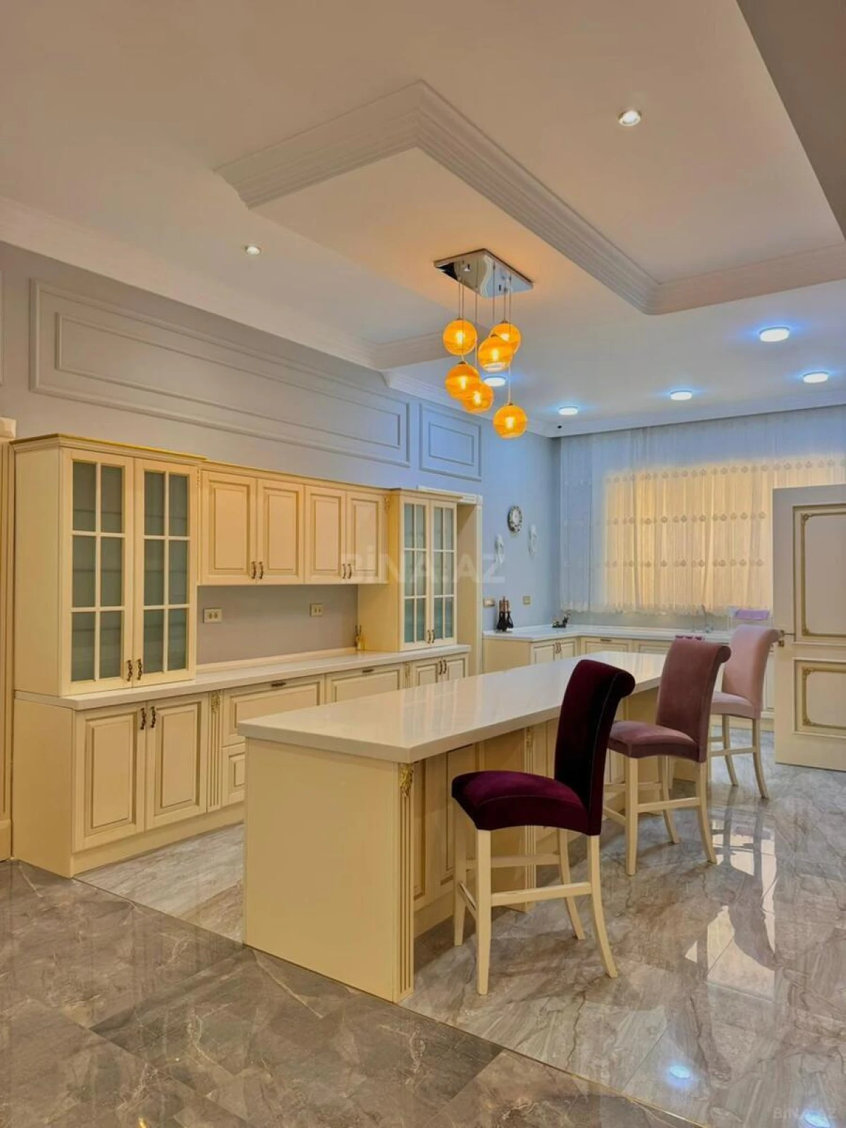 Satılır 6 otaqlı həyət evi 500 m²