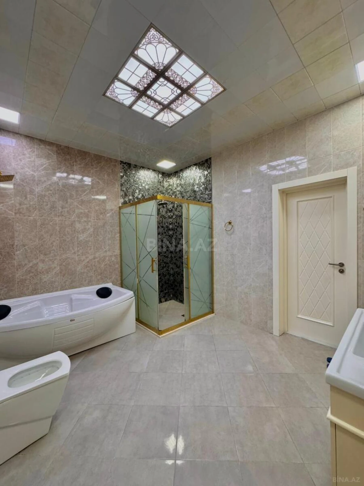 Satılır 6 otaqlı həyət evi 500 m²