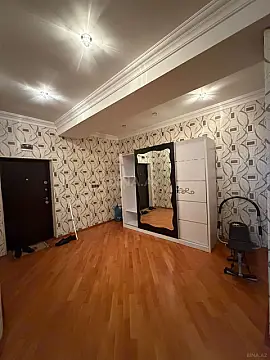 Kirayə verilir 2 otaqlı mənzil 106 m²