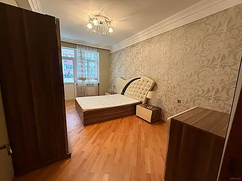 Kirayə verilir 2 otaqlı mənzil 106 m²