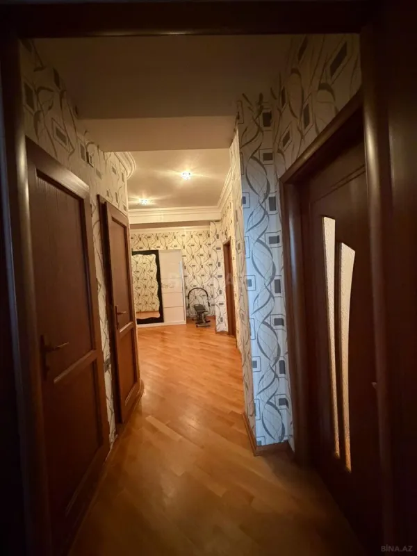 Kirayə verilir 2 otaqlı mənzil 106 m²