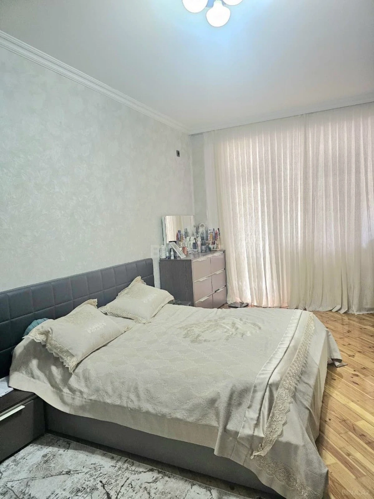 Satılır 2 otaqlı mənzil 90 m²