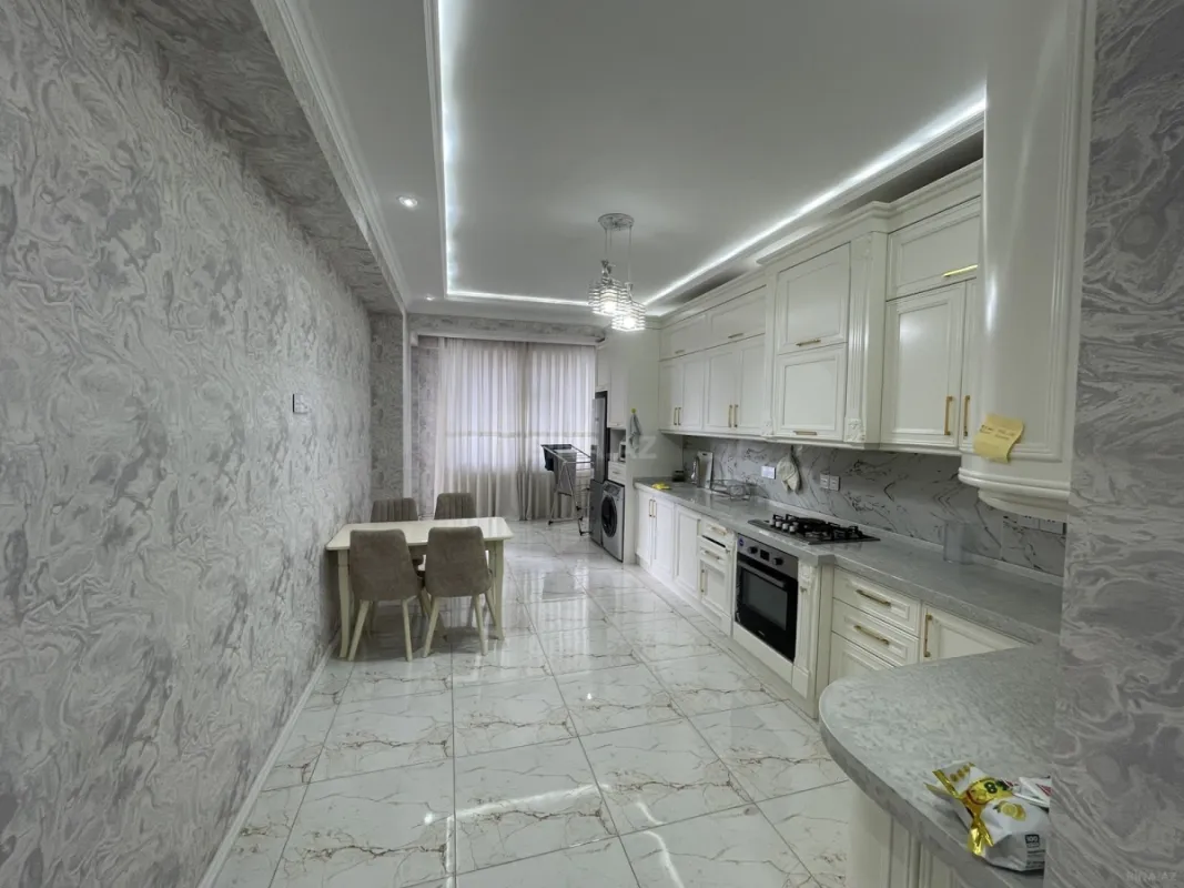 Kirayə verilir 2 otaqlı mənzil 117 m²