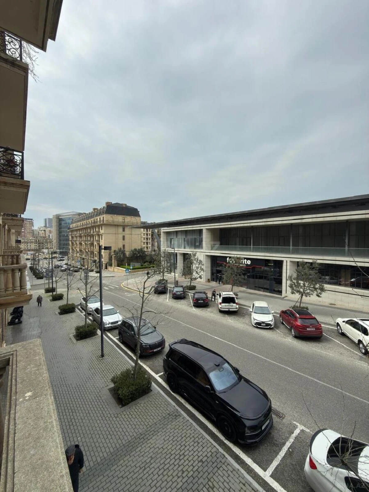 Satılır 3 otaqlı mənzil 92 m²