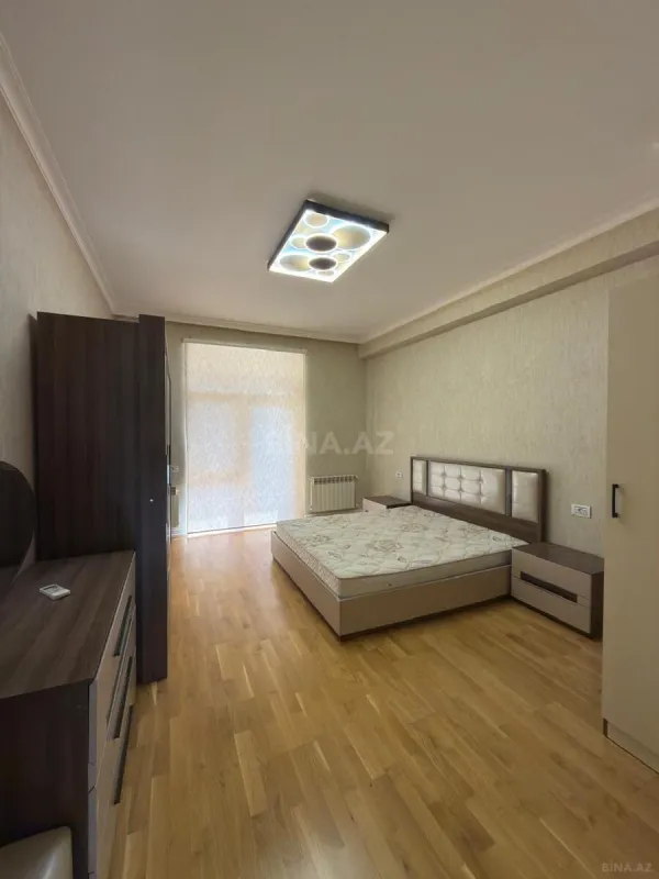 Satılır 3 otaqlı mənzil 92 m²