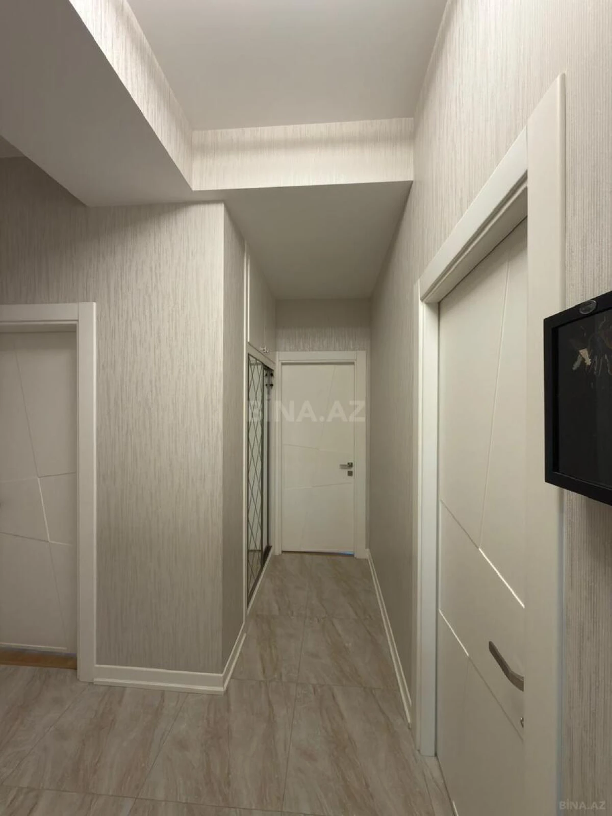 Satılır 3 otaqlı mənzil 92 m²