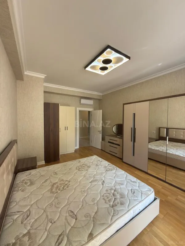 Satılır 3 otaqlı mənzil 92 m²