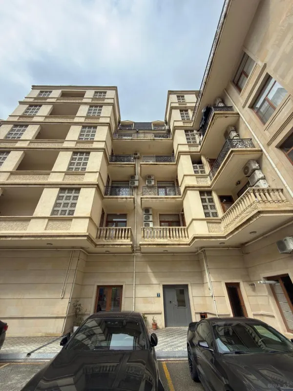 Satılır 3 otaqlı mənzil 92 m²