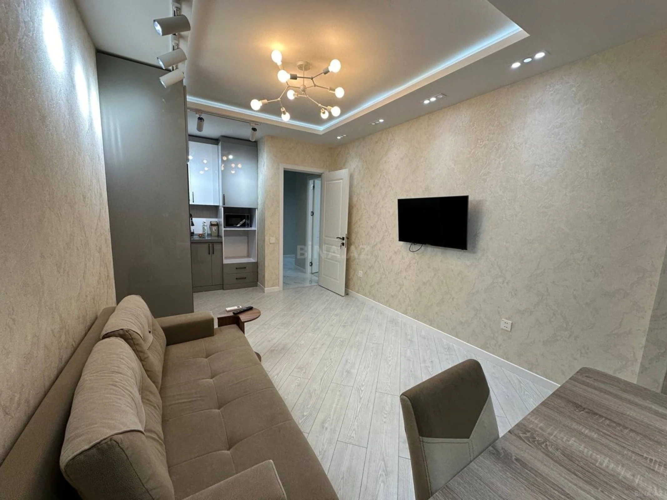 Kirayə verilir 2 otaqlı mənzil 60 m²