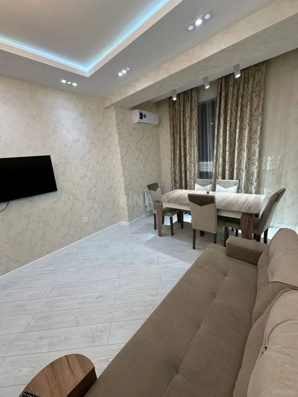 Kirayə verilir 2 otaqlı mənzil 60 m²