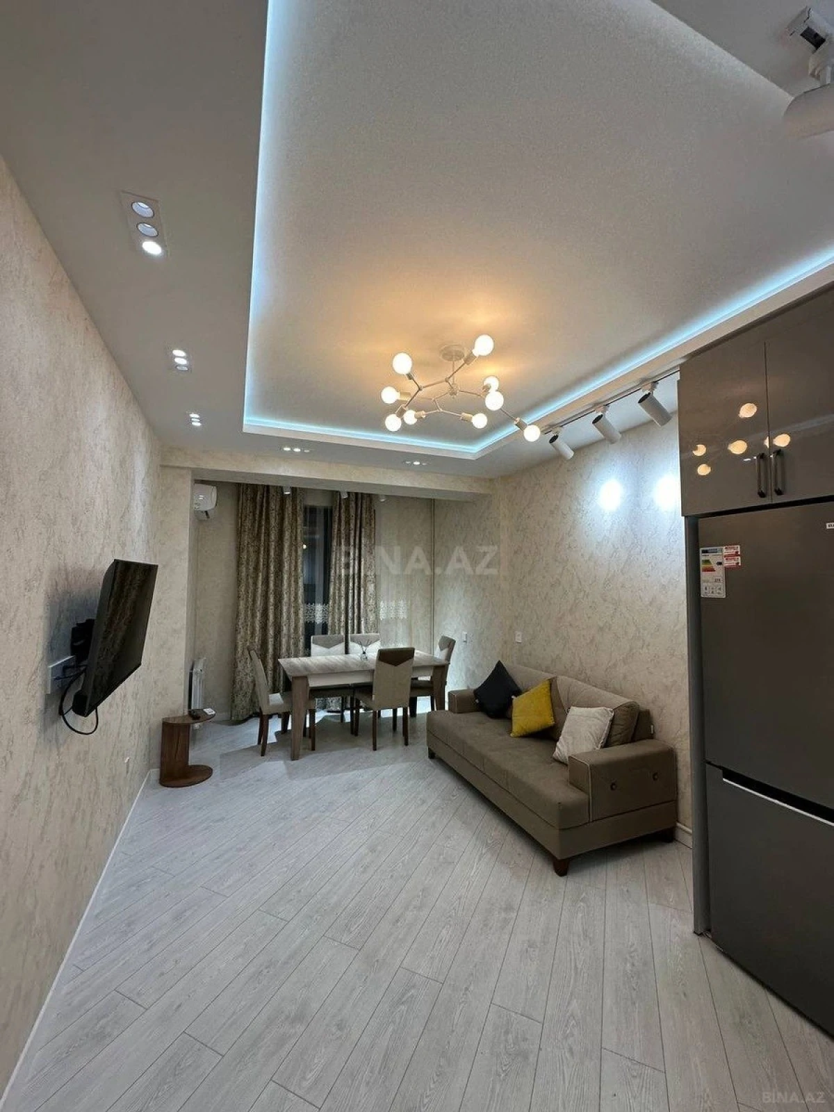 Kirayə verilir 2 otaqlı mənzil 60 m²