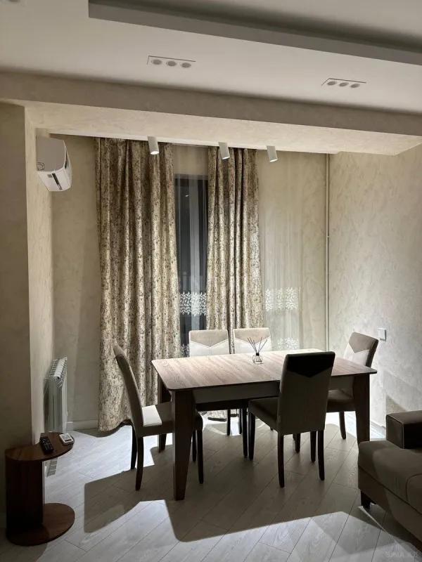 Kirayə verilir 2 otaqlı mənzil 60 m²