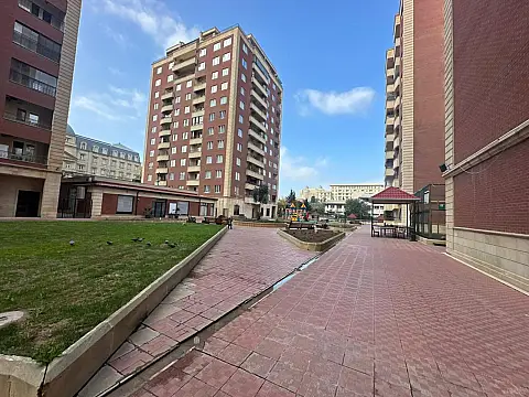 Satılır 3 otaqlı mənzil 95 m²
