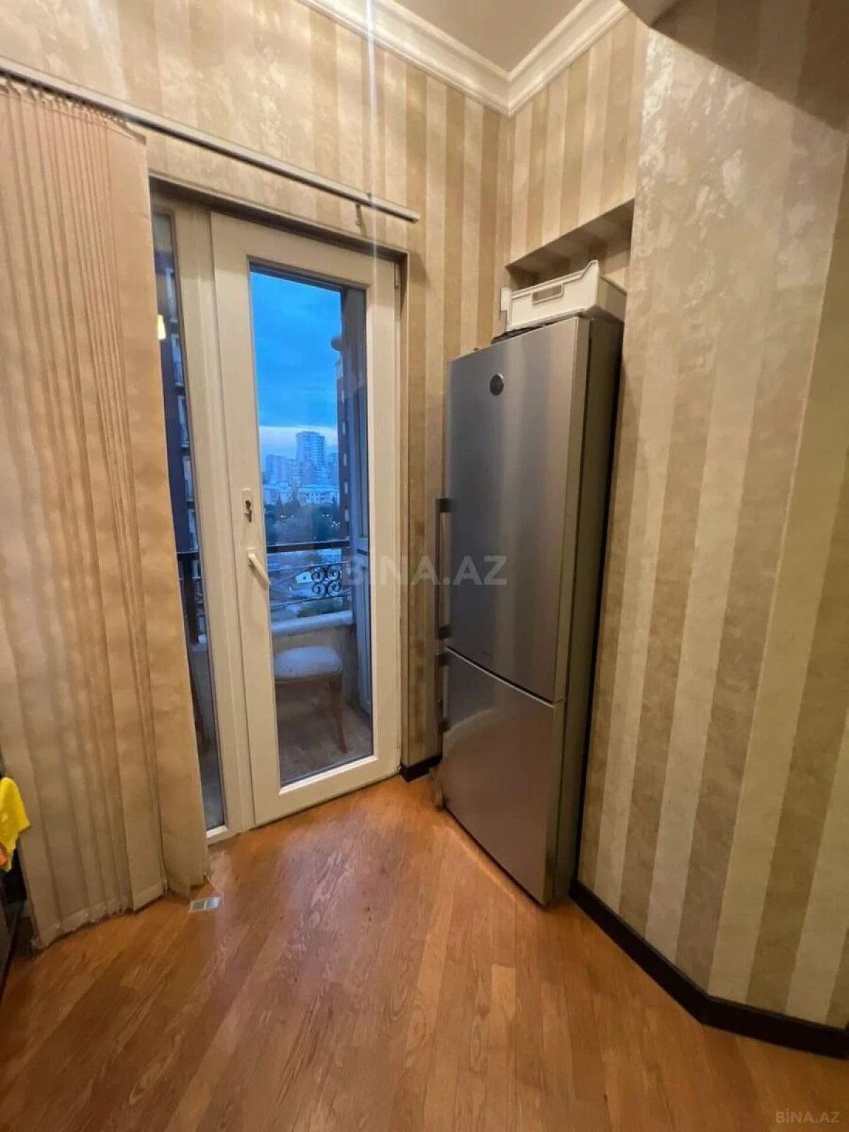 Satılır 3 otaqlı mənzil 95 m²