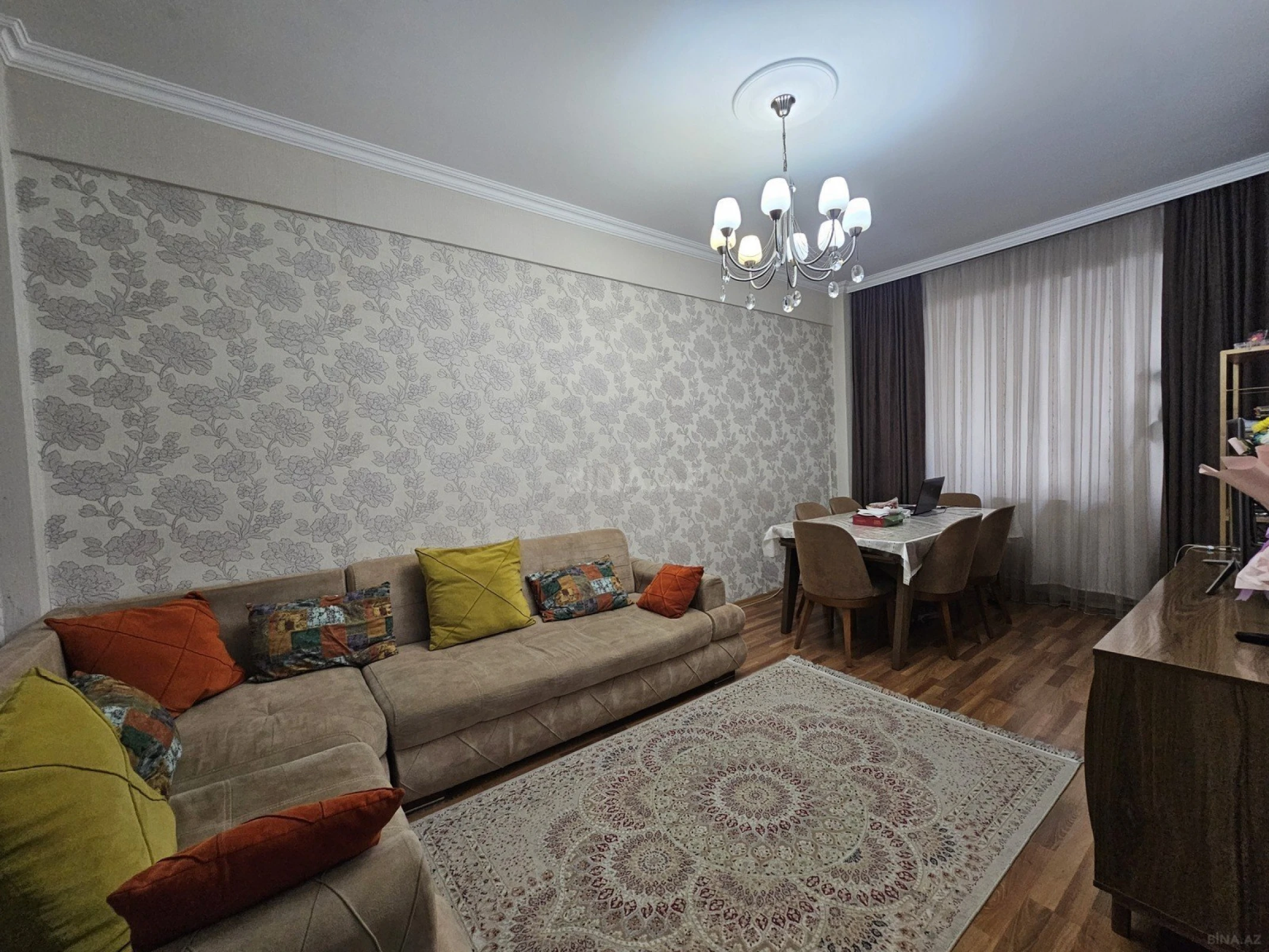 Satılır 2 otaqlı mənzil 58 m²