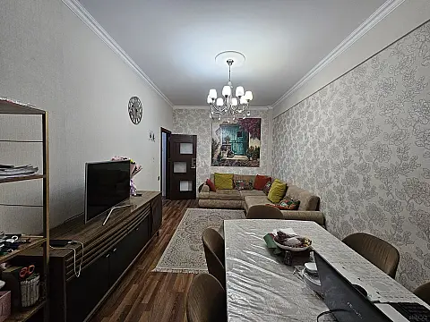 Satılır 2 otaqlı mənzil 58 m²