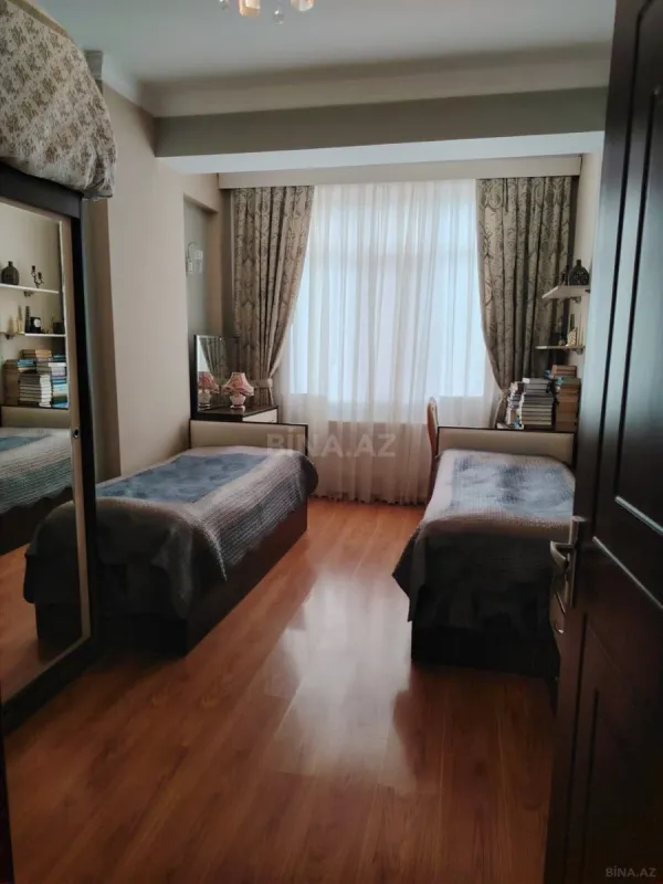 Satılır 3 otaqlı mənzil 96 m²