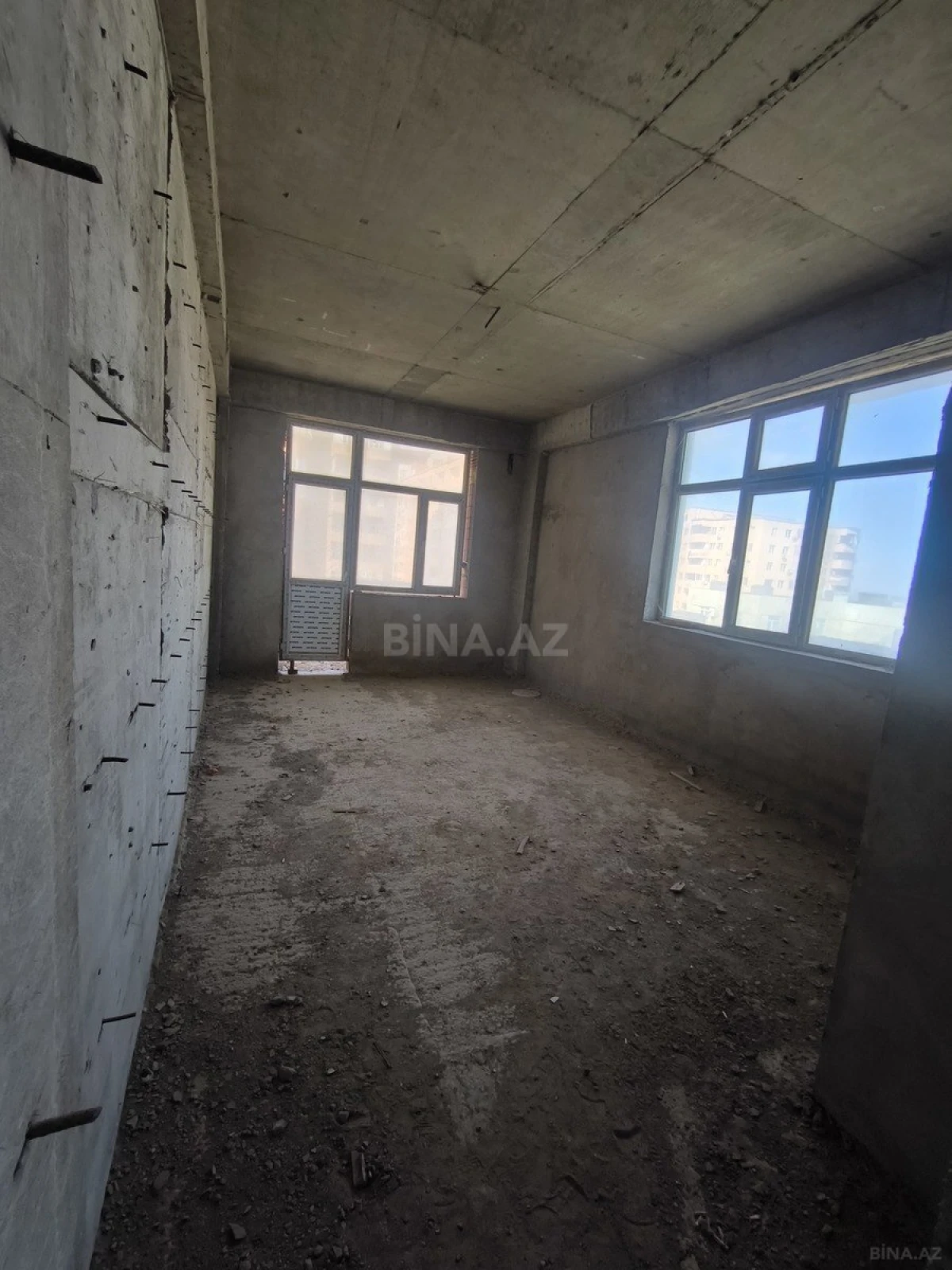 Satılır 3 otaqlı mənzil 138 m²