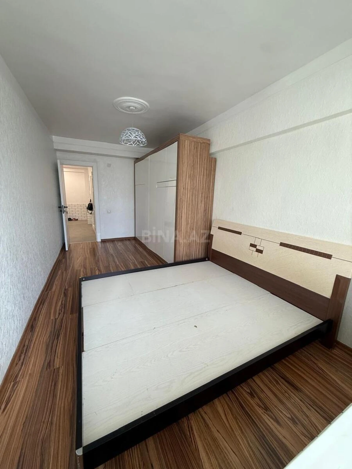 Satılır 2 otaqlı mənzil 75 m²