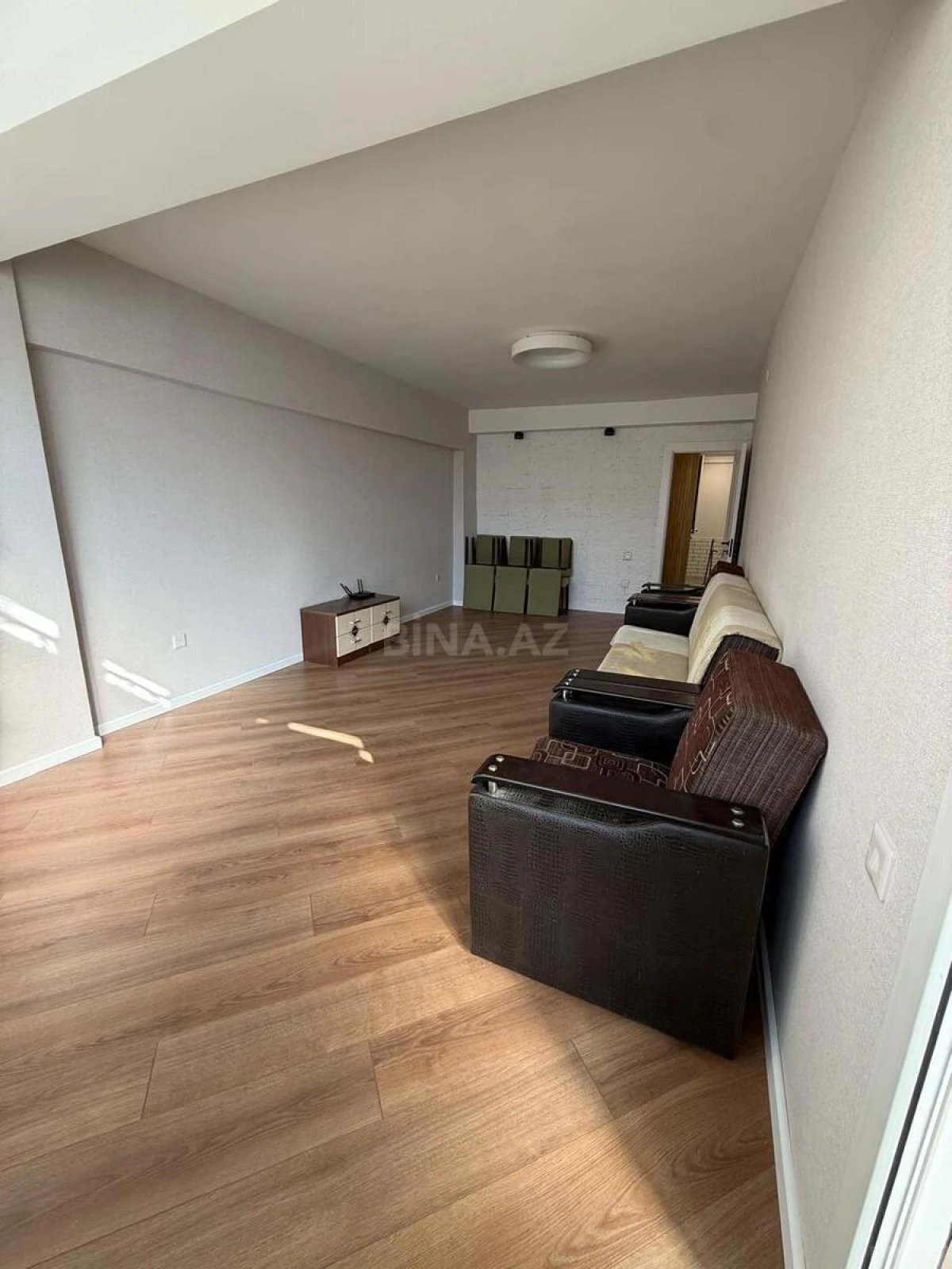 Satılır 2 otaqlı mənzil 75 m²