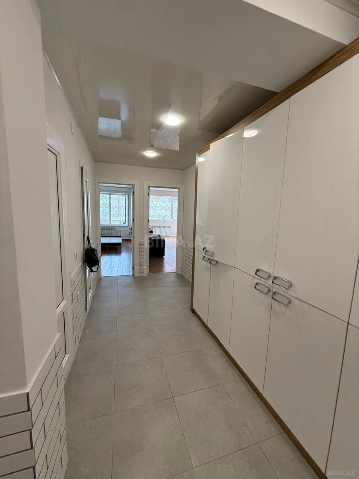 Satılır 2 otaqlı mənzil 75 m²