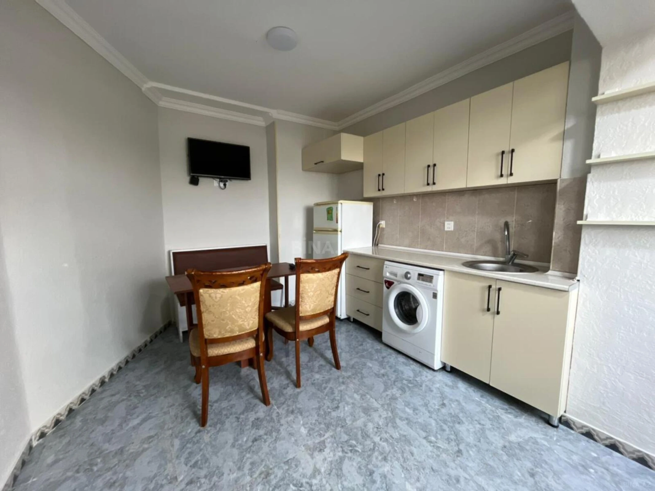 Satılır 2 otaqlı mənzil 60 m²