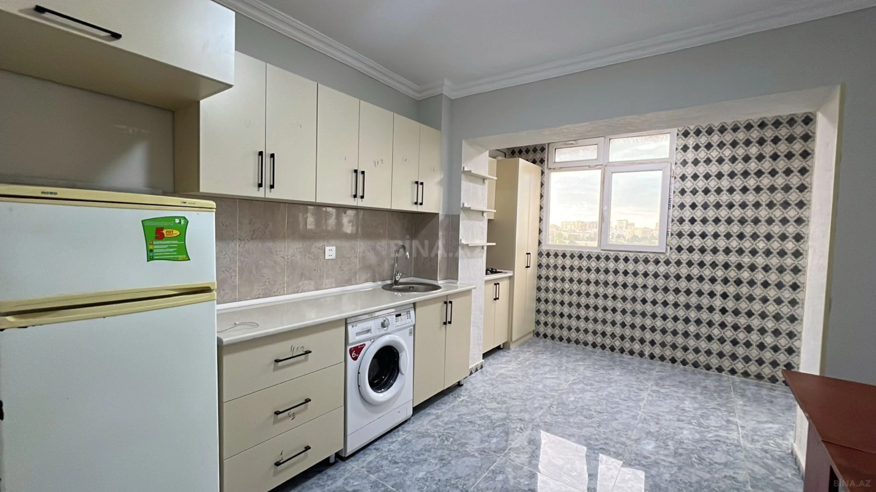 Satılır 2 otaqlı mənzil 60 m²