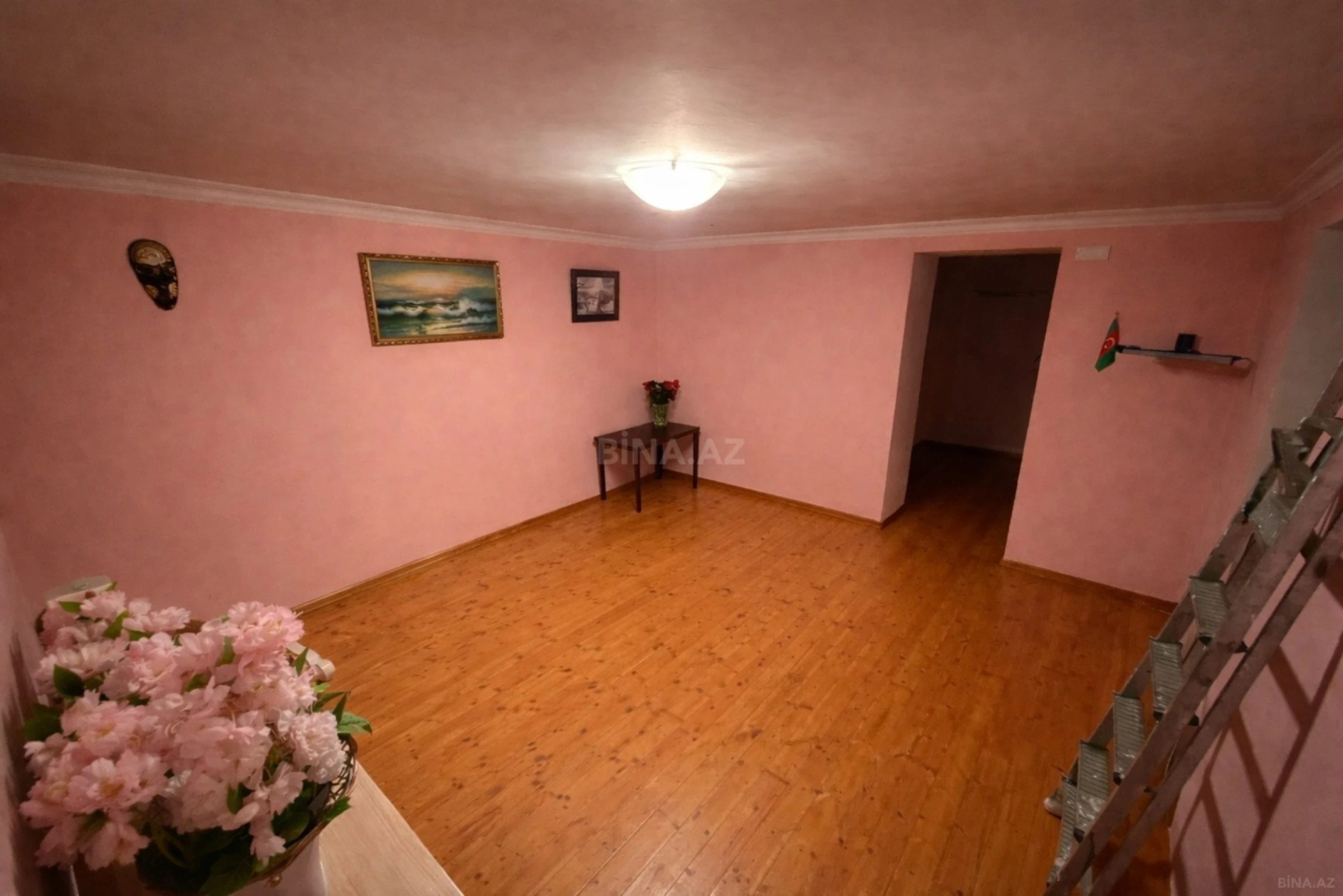 Satılır 3 otaqlı mənzil 127.7 m²