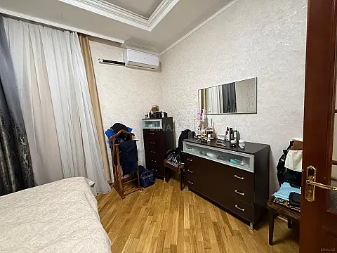 Satılır 3 otaqlı mənzil 127.7 m²