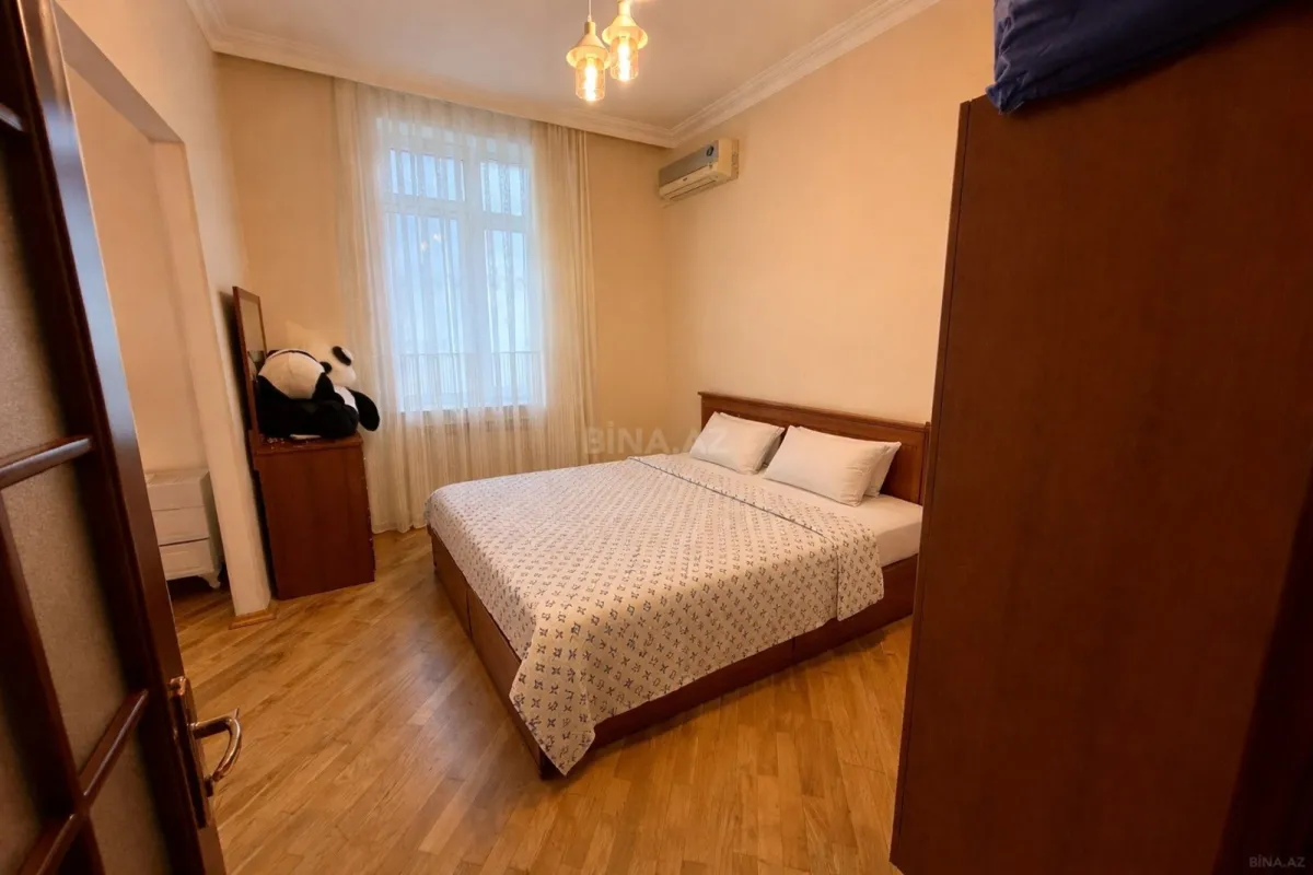 Satılır 3 otaqlı mənzil 127.7 m²