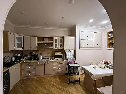 Satılır 3 otaqlı mənzil 127.7 m²