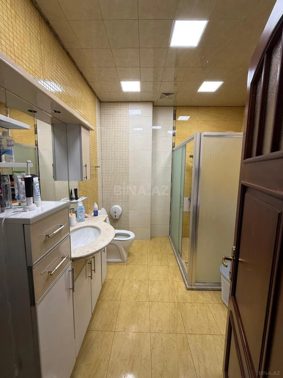 Satılır 3 otaqlı mənzil 127.7 m²