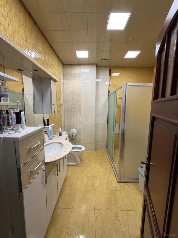 Satılır 3 otaqlı mənzil 127.7 m²