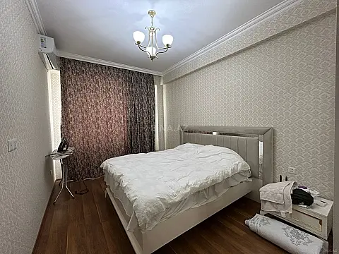 Satılır 2 otaqlı mənzil 79 m²