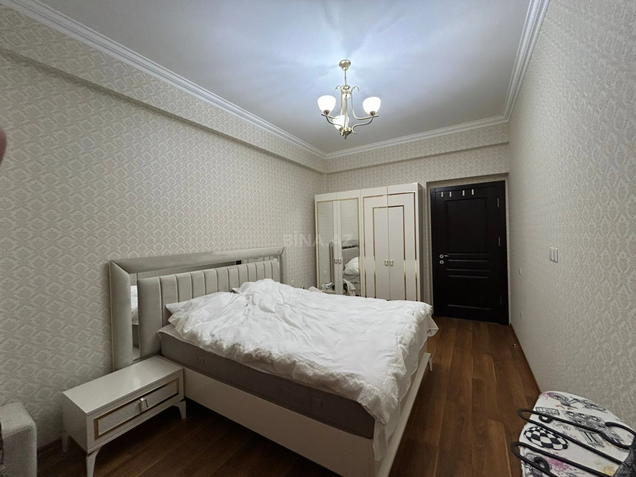 Satılır 2 otaqlı mənzil 79 m²