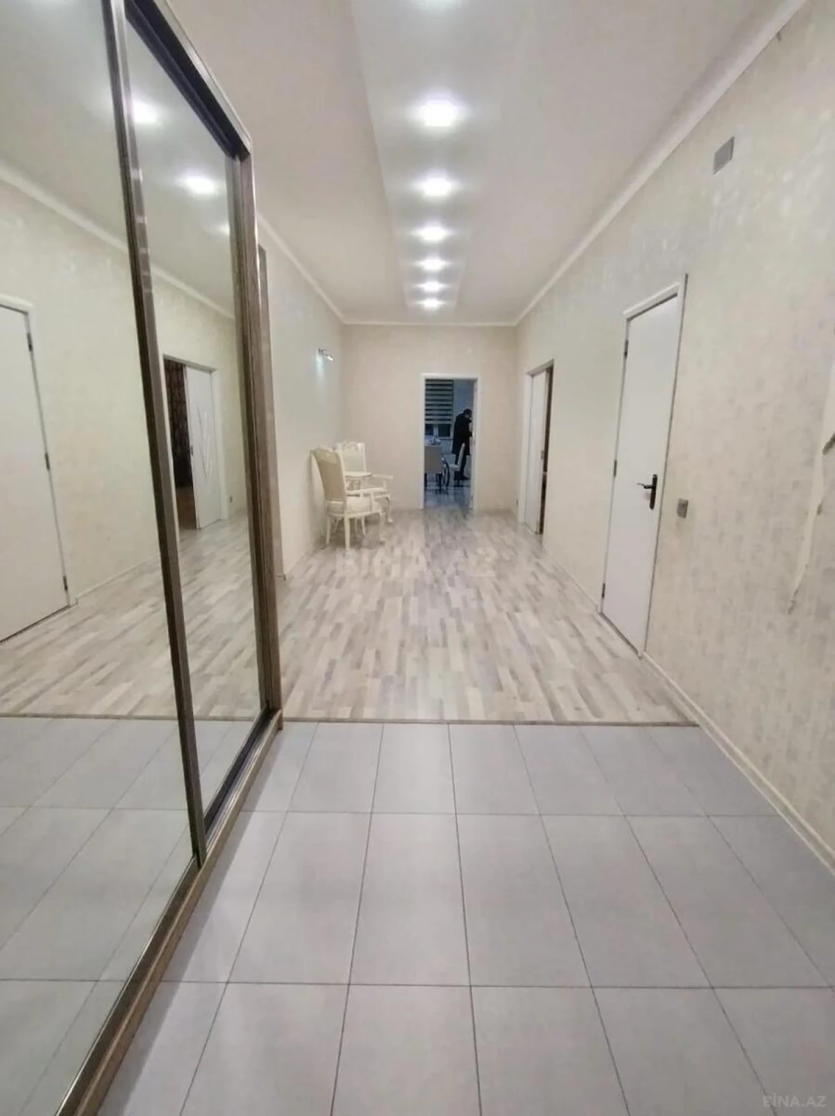 Kirayə verilir 3 otaqlı mənzil 190 m²