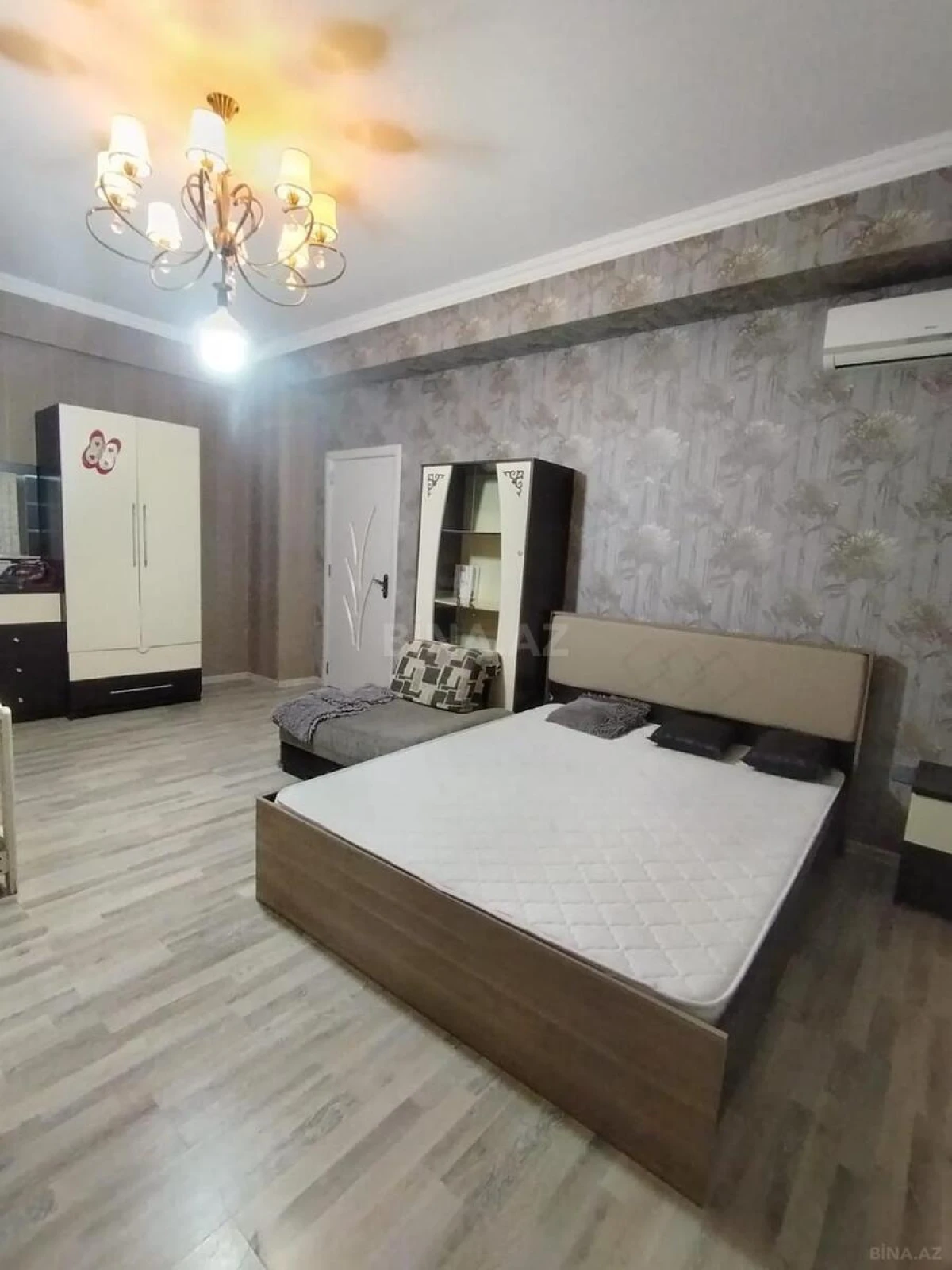 Kirayə verilir 3 otaqlı mənzil 190 m²