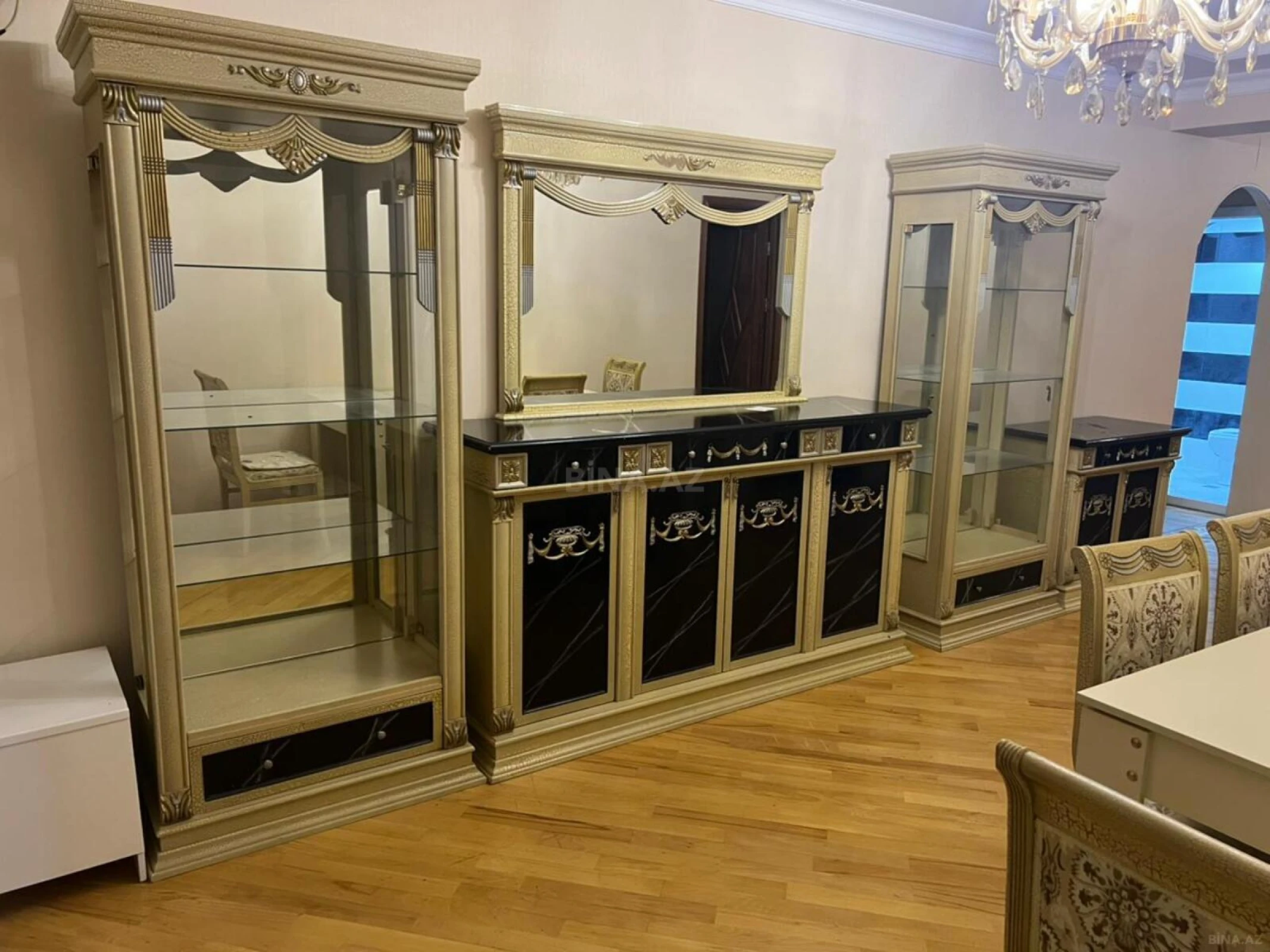 Kirayə verilir 3 otaqlı mənzil 91 m²