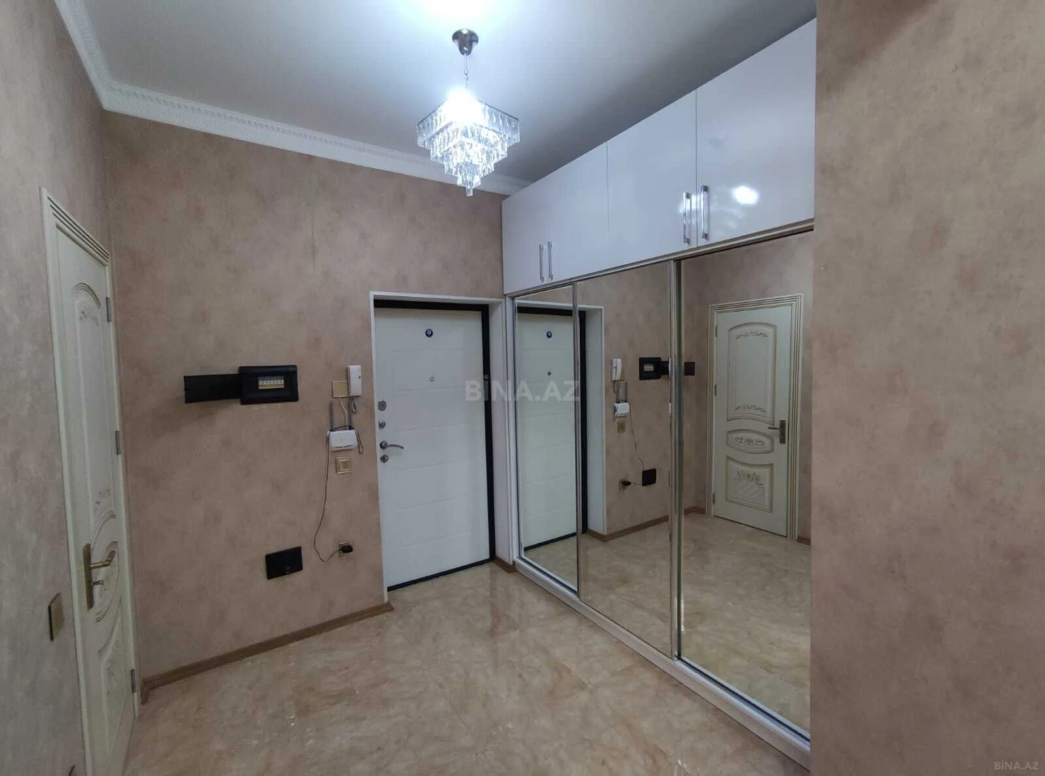Kirayə verilir 2 otaqlı mənzil 60 m²