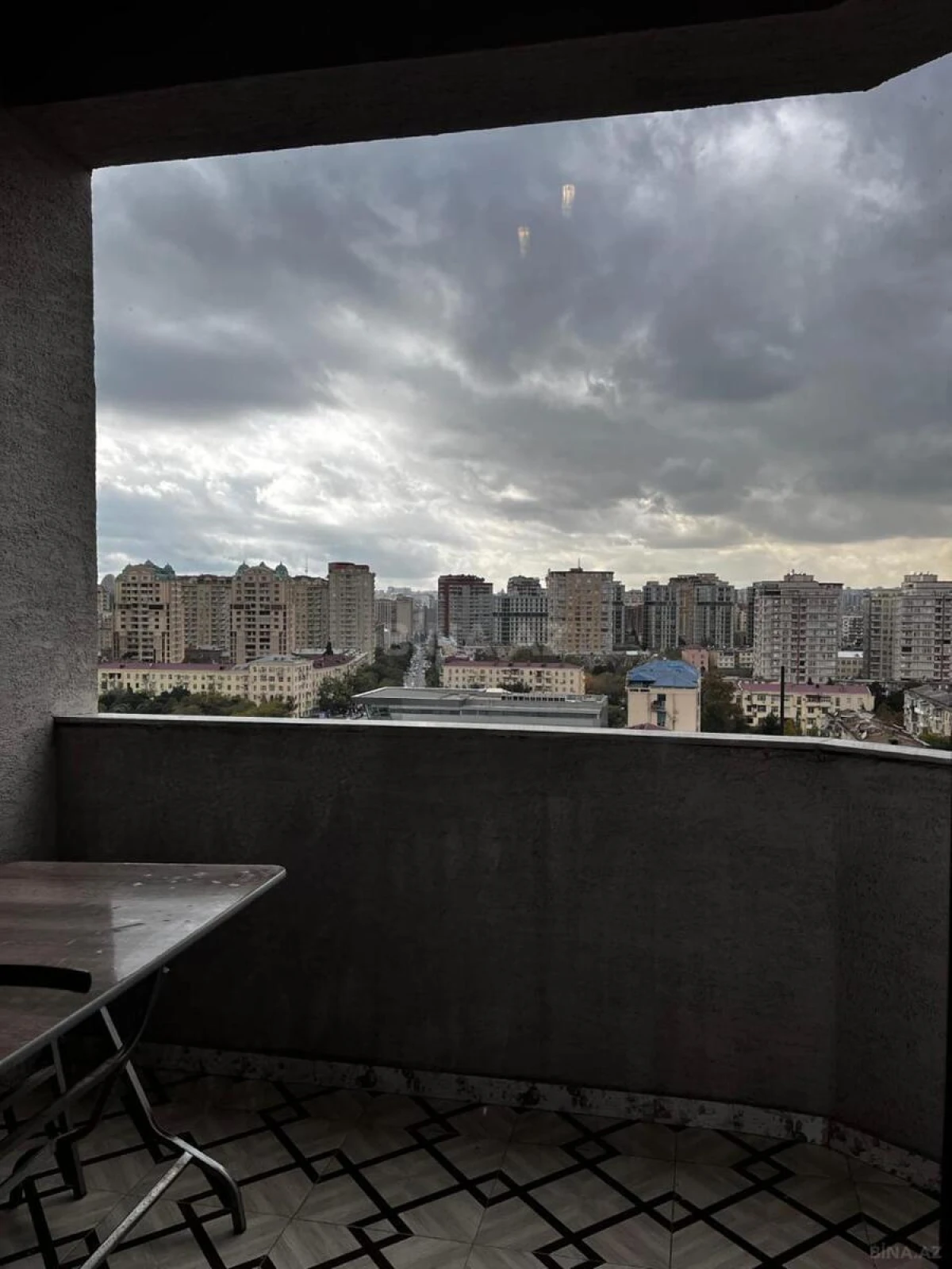 Kirayə verilir 2 otaqlı mənzil 85 m²