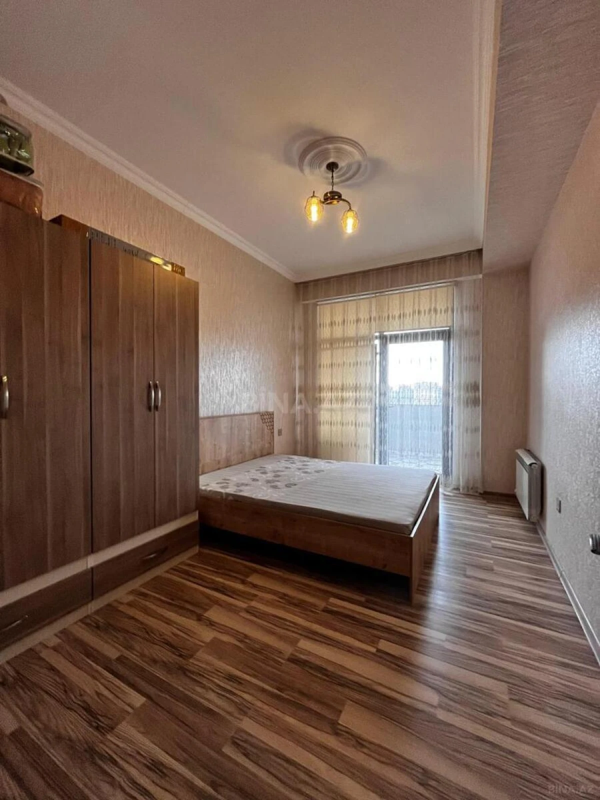 Kirayə verilir 2 otaqlı mənzil 85 m²