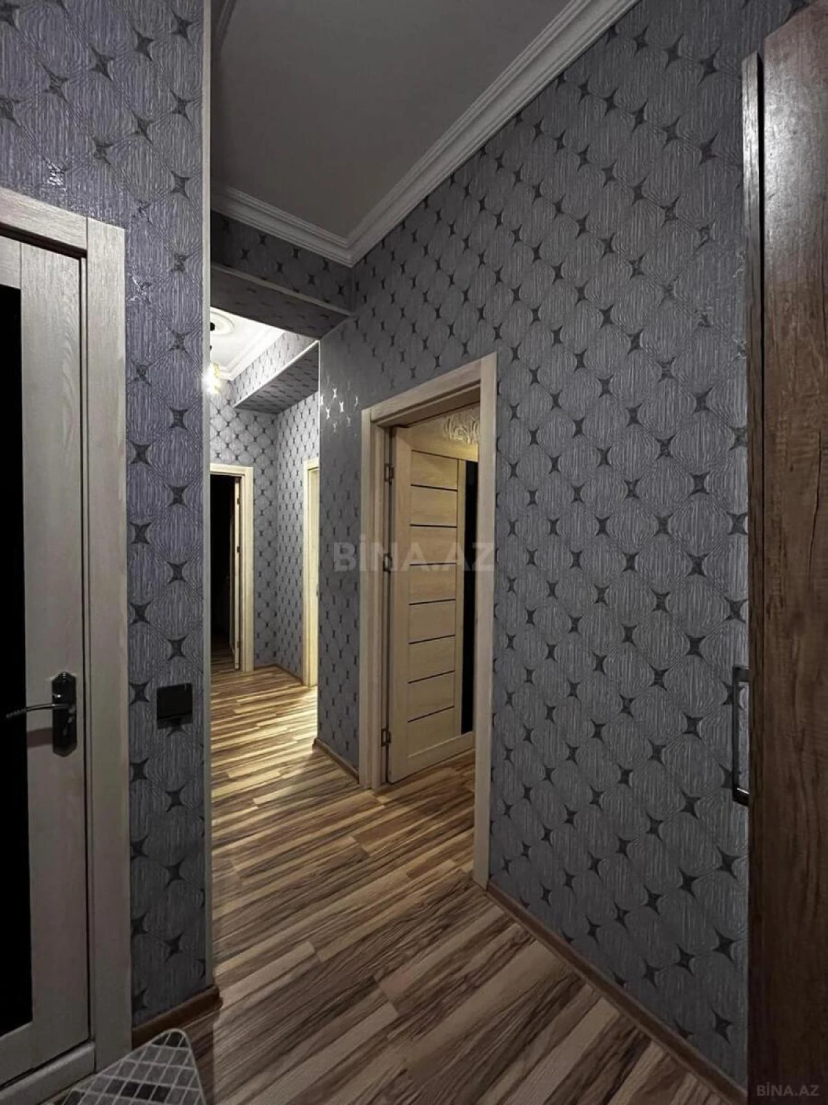 Kirayə verilir 2 otaqlı mənzil 85 m²