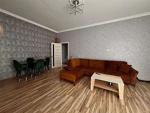Kirayə verilir 2 otaqlı mənzil 85 m²