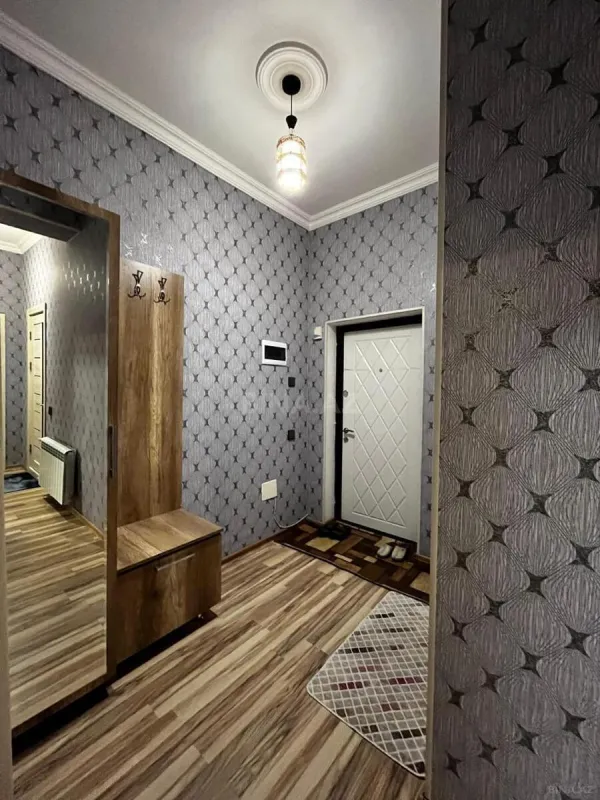 Kirayə verilir 2 otaqlı mənzil 85 m²