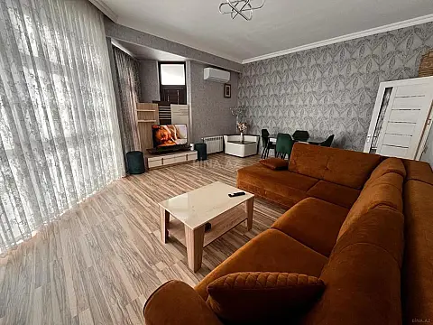 Kirayə verilir 2 otaqlı mənzil 85 m²