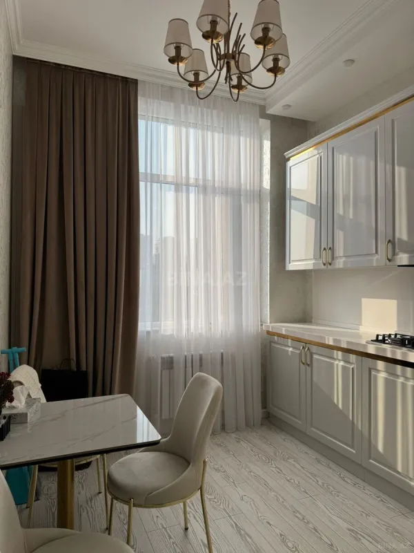 Kirayə verilir 2 otaqlı mənzil 65 m²