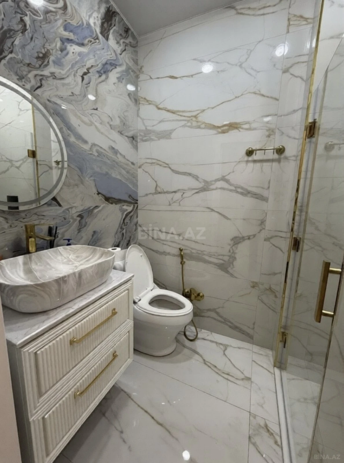 Kirayə verilir 2 otaqlı mənzil 65 m²