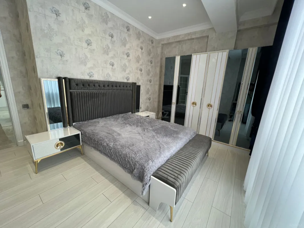 Kirayə verilir 3 otaqlı mənzil 115 m²